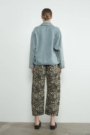 Embroidered Pockets Lightweight Denim Jacket