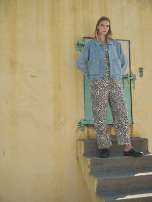 Embroidered Pockets Lightweight Denim Jacket