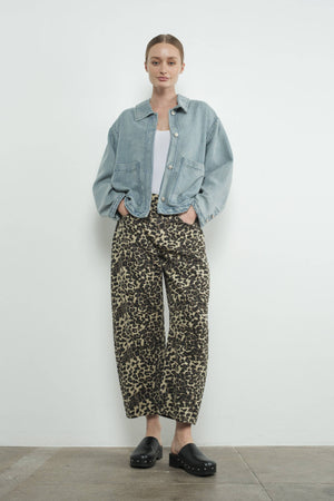 Embroidered Pockets Lightweight Denim Jacket