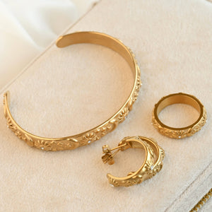 Sun, Moon, Stars Ring - Embossed Celestial Ring
