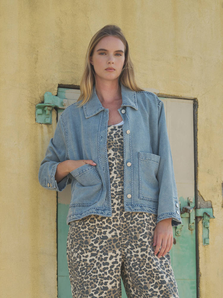 Embroidered Pockets Lightweight Denim Jacket