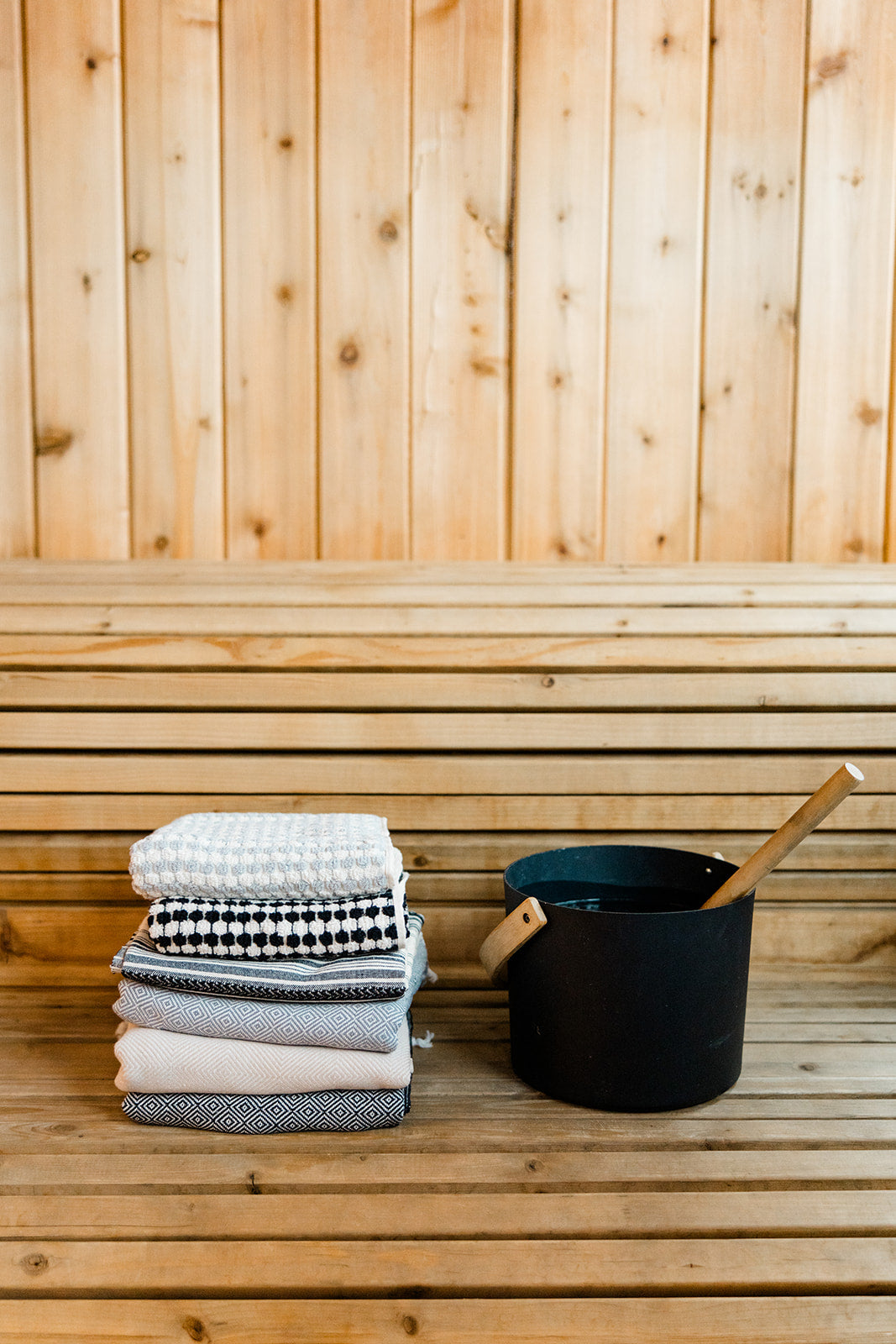 Black and White Pom Pom Hand Towel