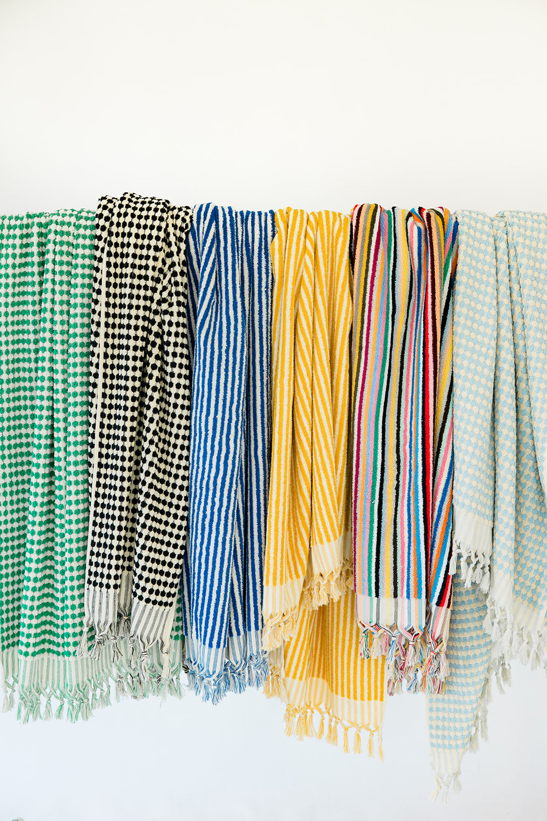 Black & White Pom Pom Cloud Towel