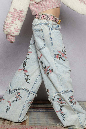 Floral Embroidered Light Wash Jeans
