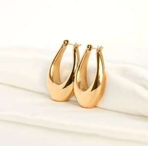 Chunky Gold Hoops - Lightweight Oval Hoop Earrings