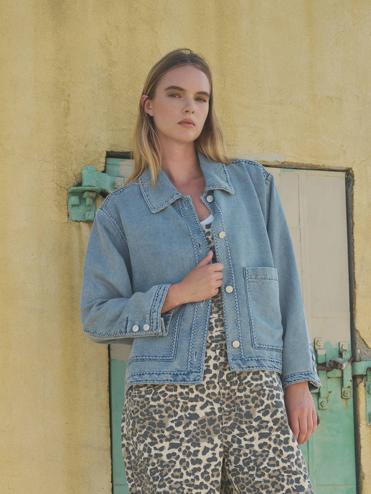 Embroidered Pockets Lightweight Denim Jacket