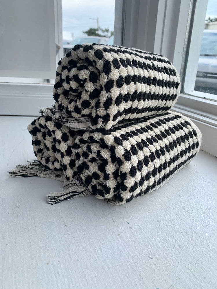 Black and White Pom Pom Hand Towel Bundle