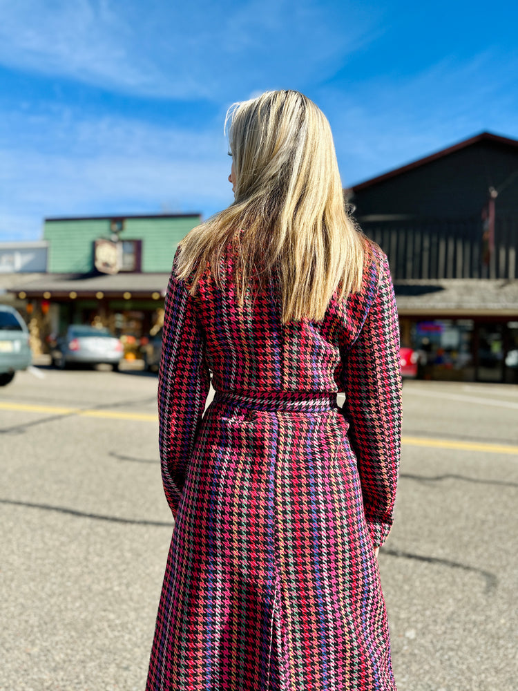 
            
                Load image into Gallery viewer, Houndstooth Trench in Pink
            
        